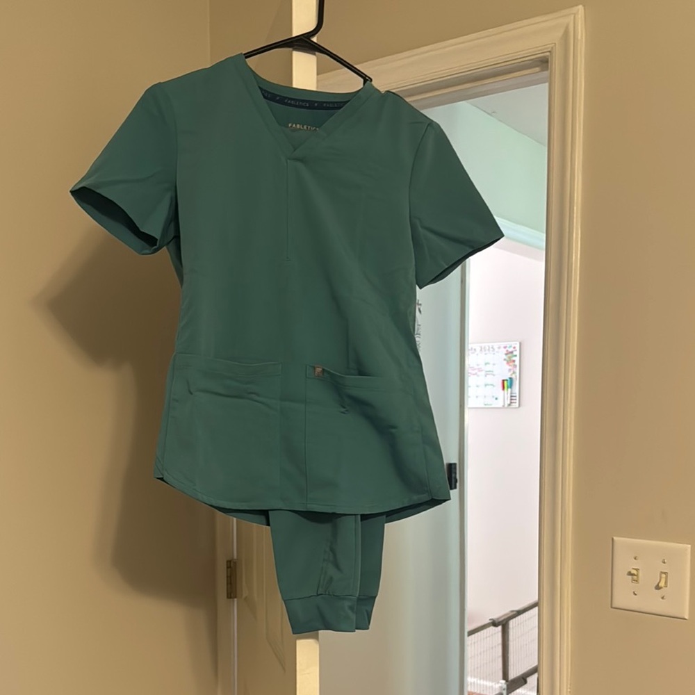 Fabletics Teal Scrub Set